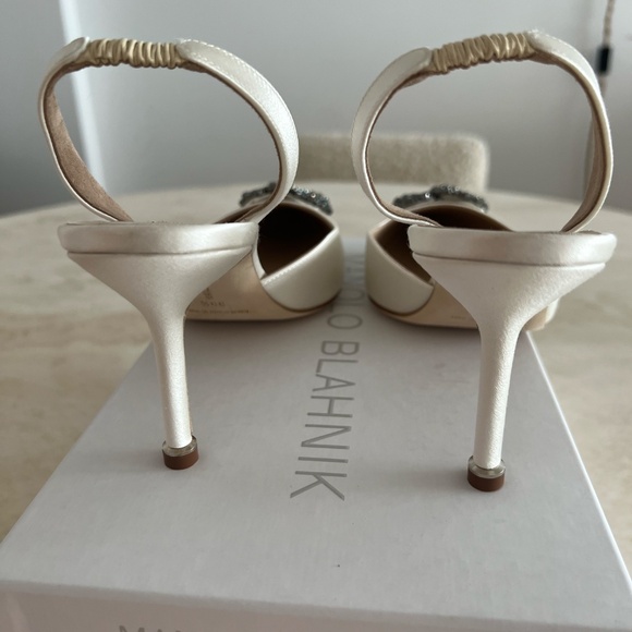 Manolo Blahnik Hangisli White Slingback Pump Wedding 70mm Size 39.5 - NEW IN BOX - Picture 3 of 12